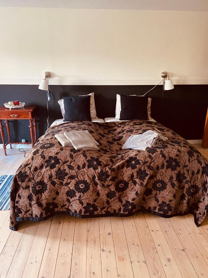 Bed and Breakfast Den Gamle Apotekergaard à Hong Extérieur photo